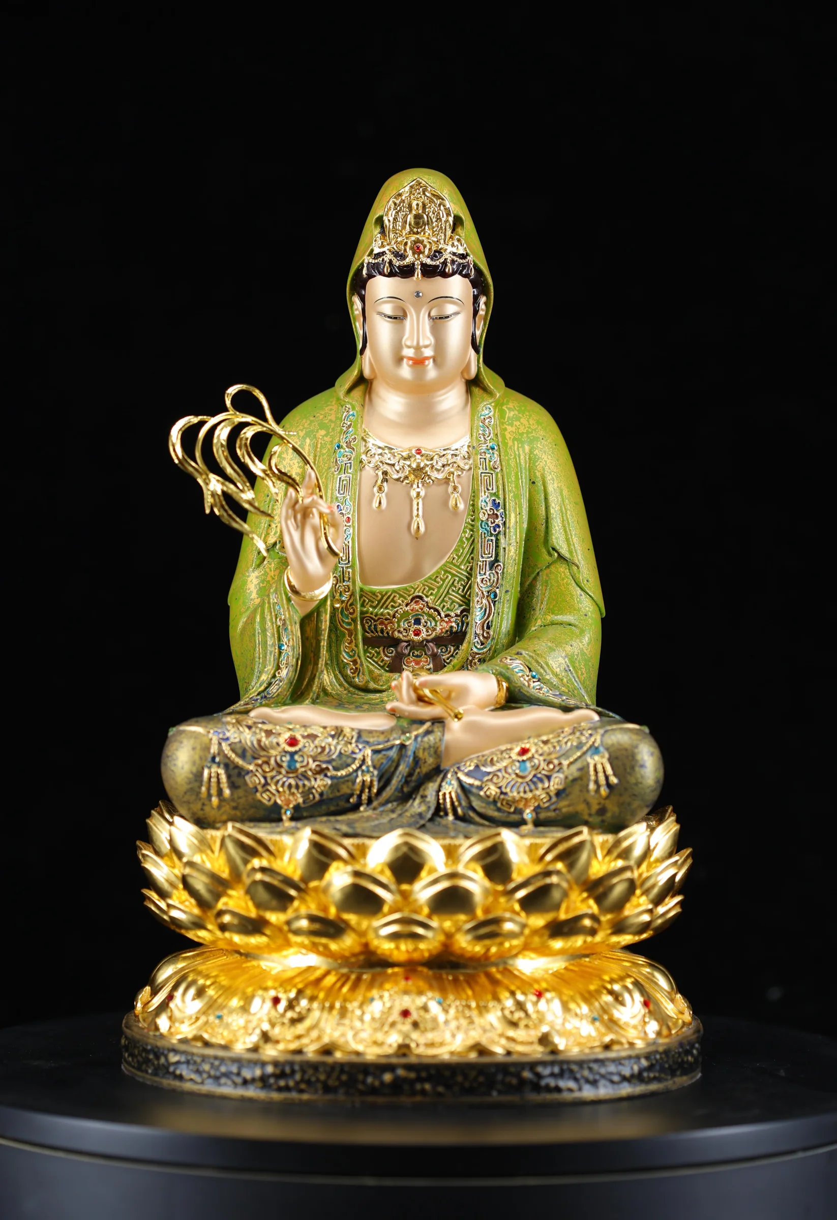 Guanyin — Traditional Lacquer — Front view