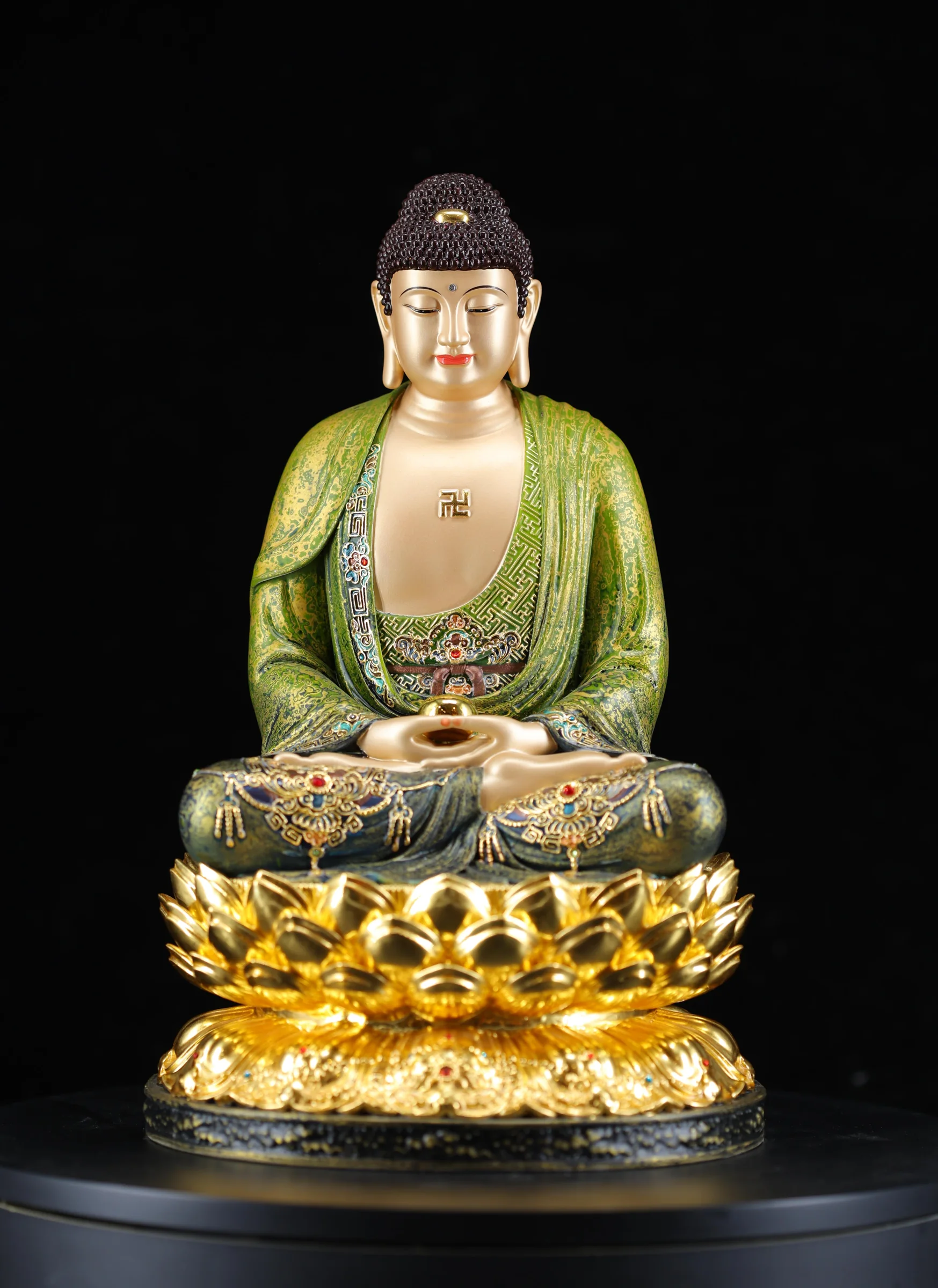 Shakyamuni Buddha — Traditional Lacquer — Front view